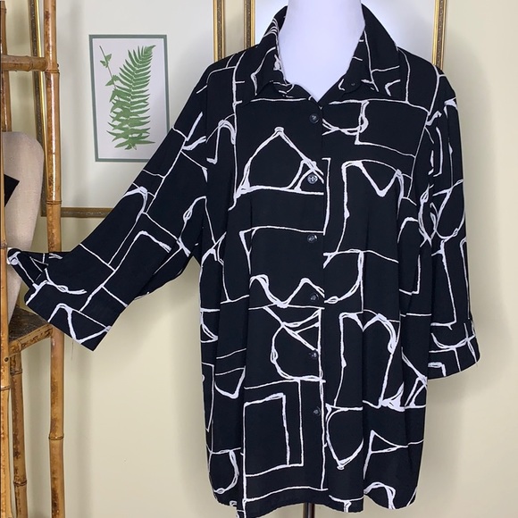 Maggie Barnes black & white geometric print 1X - Picture 3 of 7